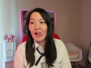 Camsoda Nude Webcam of camilamartiezzz