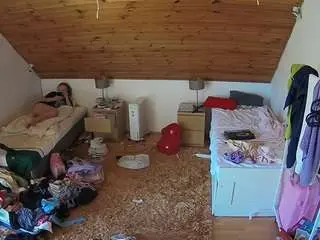 Camsoda Sex Chat of voyeurcam-julmodels-whitebed-3