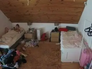 Camsoda Live Sex Cam of voyeurcam-julmodels-whitebed-3