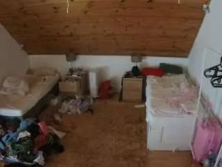 Camsoda Live Sex Cam of voyeurcam-julmodels-whitebed-3