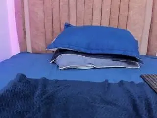 Camsoda Sex Cam of thaliaa-parkerr