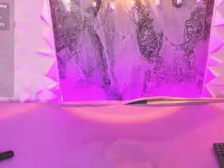 Camsoda Free Live Porn of playful-violet