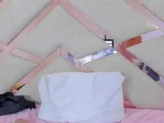 Camsoda Adult Webcams of lucy-davies