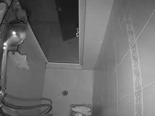 Camsoda Adult Video Chat of voyeurcam-baileybase-shower