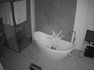 Camsoda Sex Chat of voyeurcam-casa-salsa-bathroom-5
