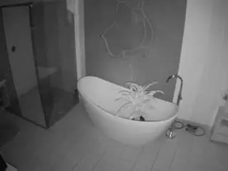 Camsoda Private Sex Chat of voyeurcam-casa-salsa-bathroom-5