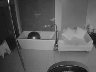 Camsoda Free Porn Cam of voyeurcam-casa-salsa-bathroom-3