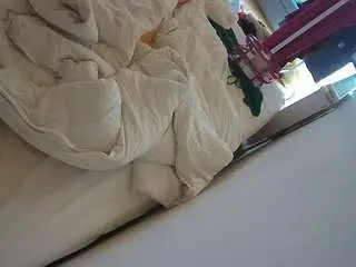 Camsoda Free Porn Cam of voyeurcam-julmodels-whitebed-4