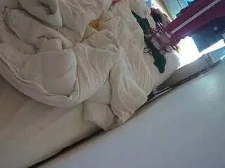 Camsoda Watch Live Sex Cams of voyeurcam-julmodels-whitebed-4