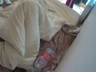 Camsoda Live Sex Cam of voyeurcam-julmodels-whitebed-4