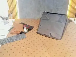 Camsoda Free Porn Cam of naomiowen