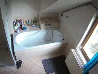 Camsoda Live Sex of voyeurcam-julmodels-bath-2nd-1