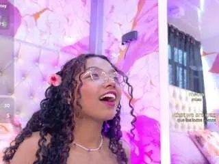 Camsoda Nude Webcam of angeline-scot