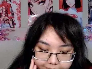 Camsoda Nude Webcam of moertomlly