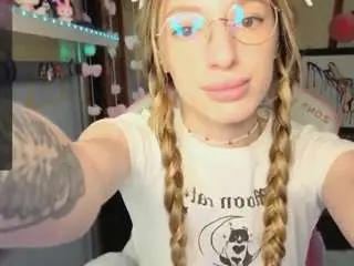 Camsoda Adult Webcam of miamooonn