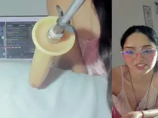 Camsoda Adult Webcams of emily-philip