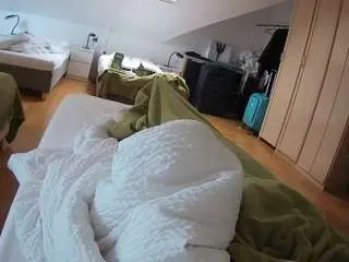 Camsoda Live Porn of voyeurcam-julmodels-bed-1