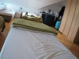 Camsoda Sex Cam of voyeurcam-julmodels-bed-1