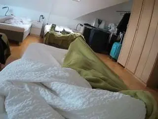 Camsoda Private Sex Chat of voyeurcam-julmodels-bed-1