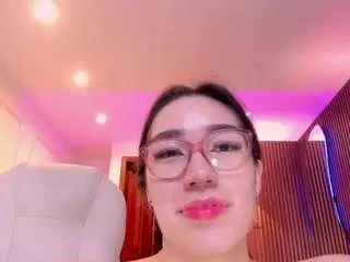 Camsoda Nude Webcam of emma-caarter