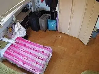 Camsoda Private Sex Chat of voyeurcam-julmodels-bed-7