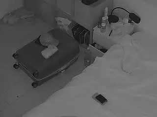 Camsoda Sex Chat of voyeurcam-julmodels-bed-7