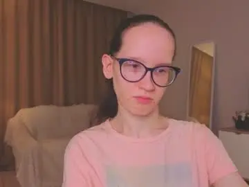 Chaturbate Live Sex Cam of lynettebails