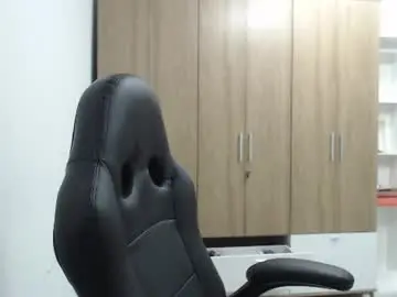 Chaturbate Free Porn Cam of roxanalove7