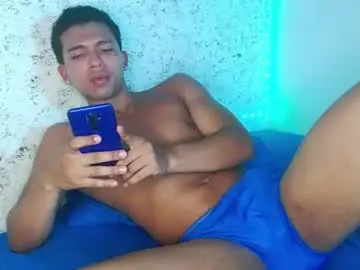 Chaturbate Live Sex Cam of tonydesire_