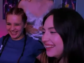 Chaturbate Live Sex Cam of nymiraaa