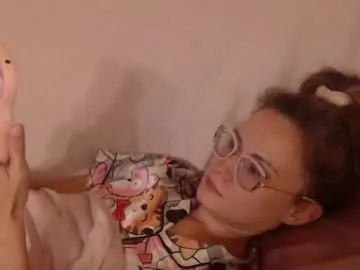 Chaturbate Live Sex Cam of candylady136