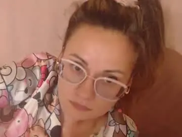 Chaturbate Live Sex Cam of candylady136