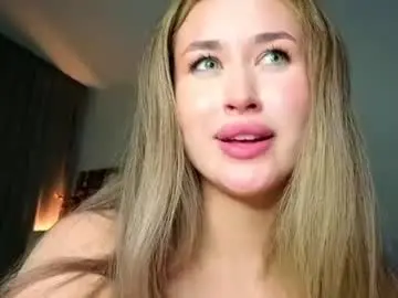 Chaturbate Best live sex cam show of carrybodrick