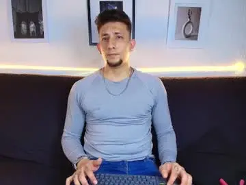 Chaturbate Watch Live Sex Cams of maykol_victoria