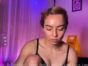 Chaturbate Live Sex Cam of luna_luuvz