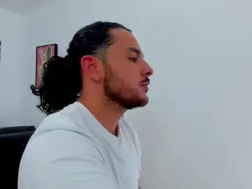 Chaturbate Live Sex Cam of favid95