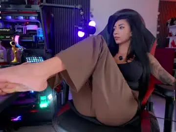 Chaturbate Live Sex Cam of evelyne92