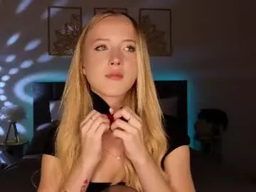 Chaturbate Live Sex Cam of adele_armas
