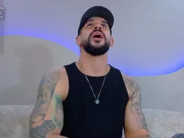 Chaturbate Adult Webcams of petesevans_1