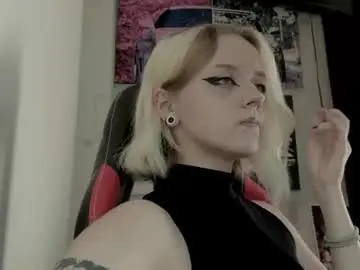 Chaturbate Live Sex Cam of holy_mistresss