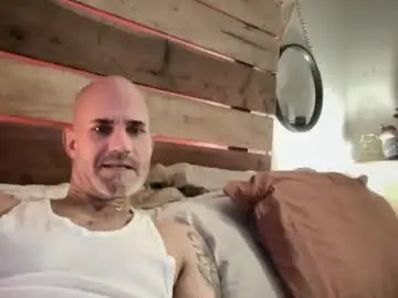 Chaturbate Live Porn of bald_beautiful