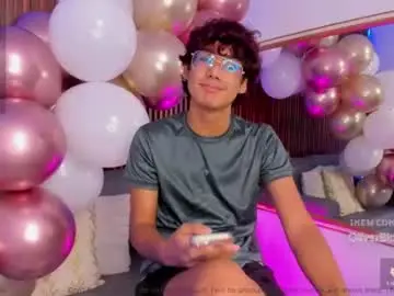 Chaturbate Adult Webcams of oliver20__