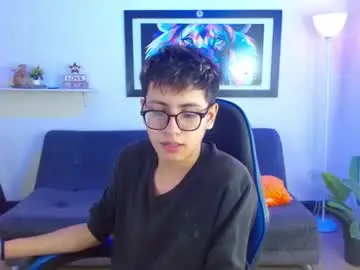 Chaturbate Live Sex Cam of alexcum_18
