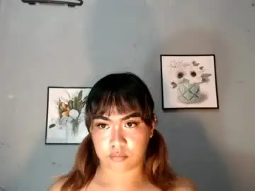 Chaturbate Live Sex Cam of tyla_23
