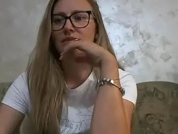 Chaturbate Free Live Porn of melly_rosey