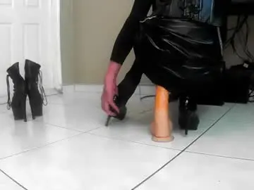 Chaturbate Nude Webcam of lisasssonly