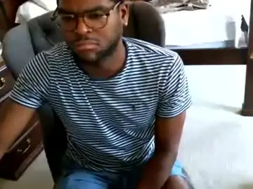 Chaturbate Live Sex Cam of thicbottomboi97
