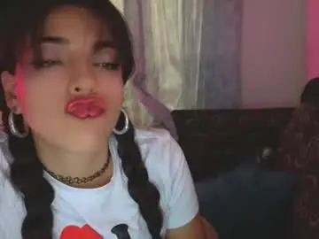 Chaturbate Sex Cam of xxmaggieeexx
