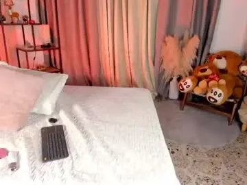 Chaturbate Live Sex Cam of amber_maxwell