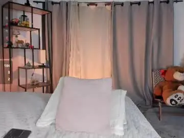 Chaturbate Live Sex Cam of amber_maxwell
